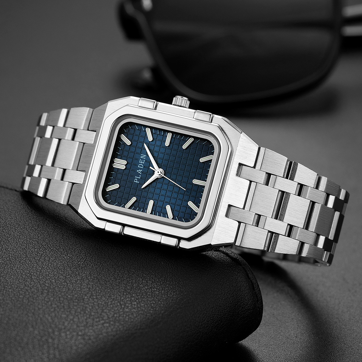 Luxury Brand Blue Dial Man Hig - Luxury Watch Magazine recension och pris